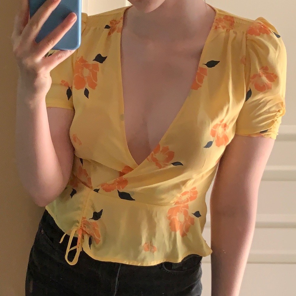 Astr Nordstrom yellow floral top NWOT